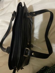 SALE🎀 !!Authentic Imported Nine West Leather Bag
