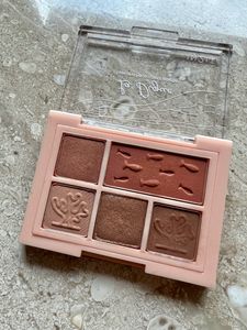 Eye Shadows