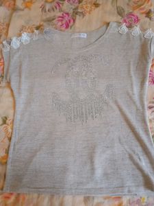Shoulder Designed Top For Daily Use