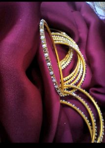 Pearl and Stone  Raindrop metal Bangle Set