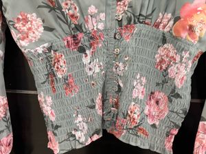 V neck beautiful floral party top