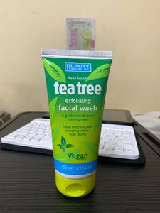 Tea Tree Exfoliating Facial Wash