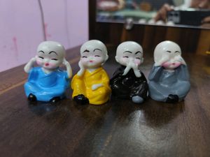 Pack Of 4 Monk Showpiece