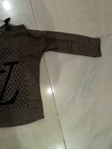 Sweatshirt