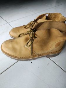 New Clarks Leather Ankle Boots good polish Needed