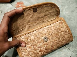 Traditional Clutch
