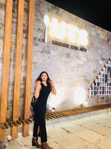 SCURHT TThe Dress Is In Very Top Notch Condition