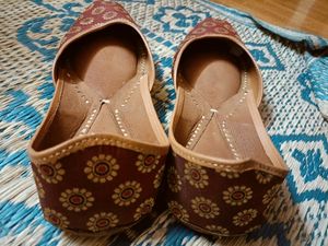 NEW UNUSED Hand Crafted Pure Leather Brocade Jutti