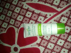 Simple Hydrating Light Moisturizer