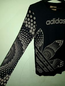 Design T-shirt With Full Sleeves..