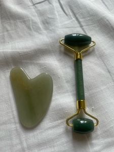Ras Luxury oils Jade Roller & Gua Sha Set