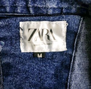 🚨ZARA DENIM JACKET🚨