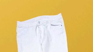 E@24 Size-32 Slim Jeans
