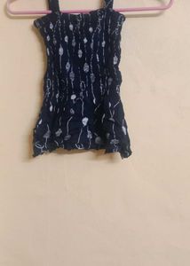 Crop Top On Brust It Is Stretchable