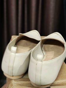 ✨ Chic Meets Comfort – Classic Tan Leather Bellies