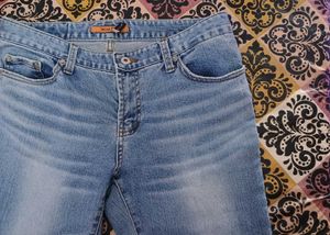 Brand New Straight Fit Jeans – Lowest Price!
