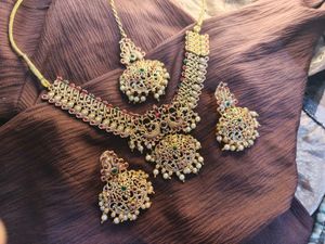 Gold Jewellery Set