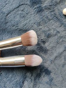 Set Of 8 Makeup Brushes