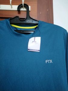 New With Tag Tshirt Xl