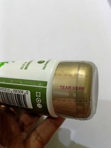 LOTUS BOTANUCALS INSTA GLOW EXFOLIATING FACE WASH