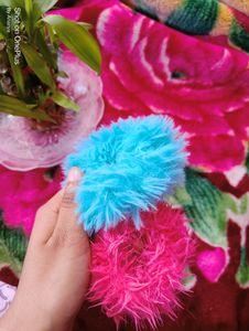 Woman Pink & Blue Scrunchies