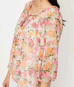 New MAX Floral Top