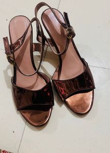 chunky heeld sandals