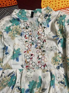 Floral Embroidered Tunic