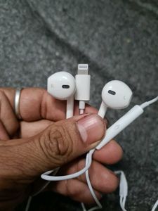 Apple EarPods Wired Earphone