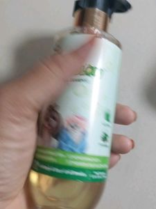 AuraGlow Pet Shampoo