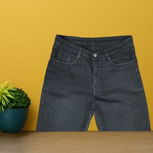 Women Black Staight Jeans Size 30 (O-35)