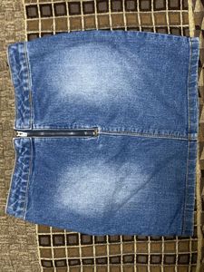 Denim Mini Skirt with (free) waist chain