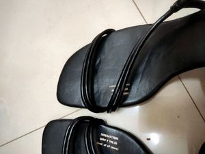 Free Delivery Brand New  Stylish Zudio Heels