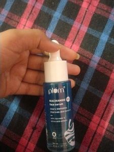 plum niacinamide serum