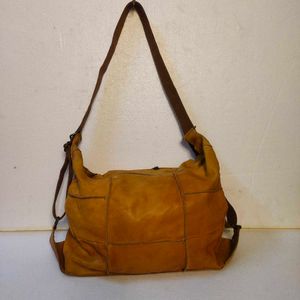 Harpa Shoulder Bag