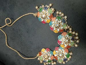 Boutique Set Neckpiece With Jhumka And Tika.