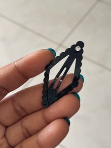 Stylish Black Zig-Zag Snap Hair Clips – Pack of 5