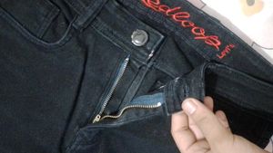 Levie's Black Jeans