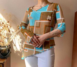 531210. Geometric Print Top