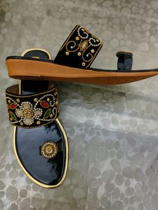 All Sizes Beautiful Embroidered Flats On Sale🎉🎉