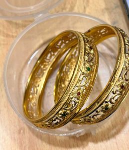 Elegant Gold-Tone Bangle Set