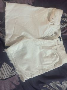 White & Blue Denim Shorts with Frayed H