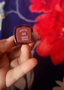 Nude lipstick