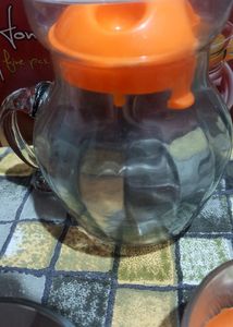 5 Pieces Set 4 Cups With 1 Jar