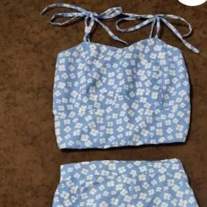 Daisy Print Blue Top