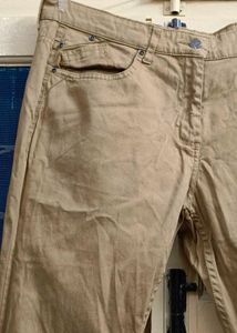 Khaki Casual Capri Pants🤎