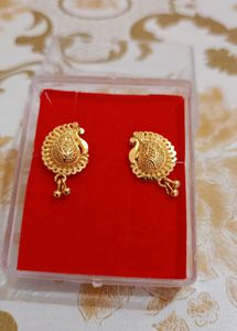 Golden Colour Earings