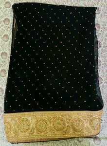 🖤✨Black Saree With Golden Border✨🖤