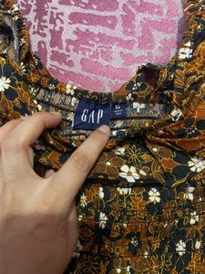 Gap Top