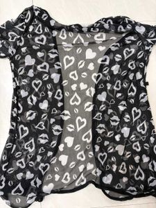 Heart Print black and white Shrug